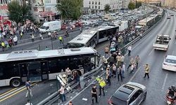 Küçükçekmece'de Korkutan Metrobüs Kazası: Yaralılar Var