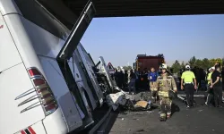 Ankara'da feci kaza! 9 kişi hayatını kaybederken 26 kişi yaralandı.