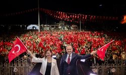 BAŞKAN SEÇER, CUMHURİYET BAYRAMI COŞKUSUNU MERSİNLİLERLE TEK YÜREK KUTLADI