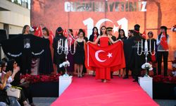 ÇUKUROVA’DA CUMHURİYET DEFİLESİ BEĞENİ TOPLADI