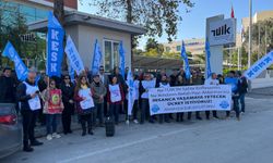 Adana'da KESK, "TÜİK Rakamları Sahte Yoksulluk Gerçek!" Açıklaması Yaptı