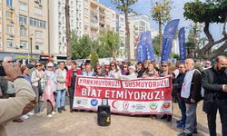 Mersin'de kurumlar ortak açıklamalarında, "Anayasayı ve hukuku çiğneyenler eninde sonunda hesap verir" dedi