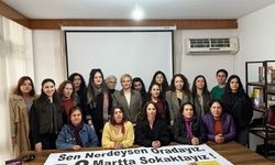 Perihan Koca: "8 Mart'a Giderken" Adana'da Kadınların Sorunlarına Dikkat Çekti