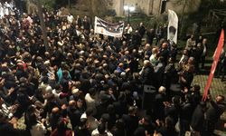 Akkapı mahallesinde binlerce yurttaş Arap Alevilerine yönelik katliamları protesto etti.