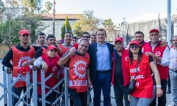 Başkan Abdullah Özyiğit, 1 Mayıs’ta emekçilerle yürüdü