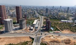 MERSİN BÜYÜKŞEHİR EKİPLERİ, 38. CADDE’DE HUMMALI BİR ÇALIŞMA YÜRÜTÜYOR