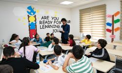 BÜYÜKŞEHİR’İN “HELLO MERSİN” İNGİLİZCE KULÜBÜ HALKKENT’TE AÇILDI