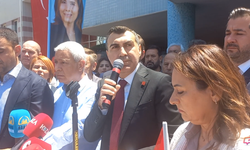 CHP'den Gözaltılara Tepki: Seyhan Belediyesi Önünde Kitlesel Basın Açıklaması