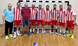 ADANALI VETERAN HENTBOLCULAR ŞAMPİYONLUĞA ABONE OLDU