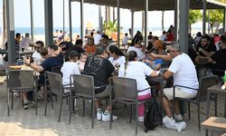 MERSİN BÜYÜKŞEHİR’İN AKDENİZ MANZARALI KAFELERİNE BU BAYRAMDA DA YOĞUN İLGİ