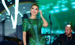 Gülben Ergen Bursa’da Sahne Aldı, Gecenin Yıldızı Oldu