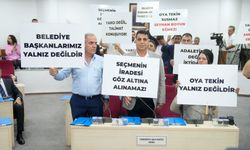 CHP’li Meclis Üyelerinden Oya Tekin’e Pankartlı Destek: “Halkın İradesine Dokunma!”