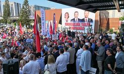 CHP Adana Örgütü'nden Seyhan ve Ceyhan Belediye Başkanlarına Destek Mitingi: "Bu Bir Hukuk Darbesidir"