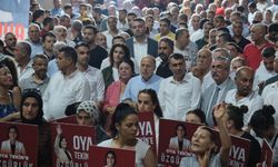 Adana'da CHP, Belediye Başkanlarına Özgürlük Mitingi İçin Bey Mahallesindeydi