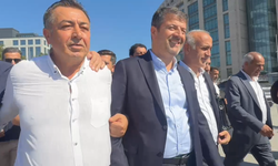“Özgürlük Herkese Gelsin” – Tutdere Serbest Bırakıldı, Adliye Önünde Konuştu