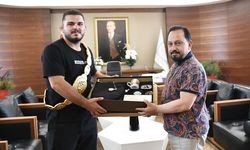 Kızıldağ Başpehlivanı Mehmet Çelebi’den Başkan Uludağ’a Ziyaret