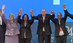 CHP’den İstifa Eden Özlem Çerçioğlu’na AKP Rozeti Takıldı