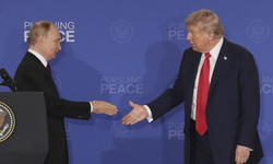Trump, Truth Social ağında "Alaska'da mükemmel ve çok başarılı bir gün!" yazdı