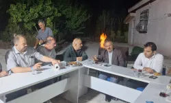 Tokat’ta siyasetçi ve gazeteciler 'İsli Demlik'te buluştu