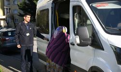 İHTİYAÇ SAHİPLERİNE SUNULAN ÜCRETSİZ ULAŞIM HİZMETİ DEVAM EDİYOR
