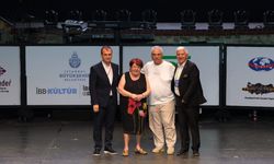 Halil Ergün ve Defne Yalnız'a “Yaşam Boyu Başarı Ödülü” verildi