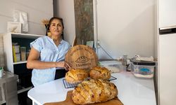ÜRETTİĞİ EKŞİ MAYA EKMEKLER TÜM SOFRALARDA YER BULUYOR