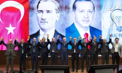İki belediye başkanı AK Parti’ye katıldı... Rozetleri Erdoğan taktı!