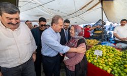 BAŞKAN SEÇER, KURDALİ’DE PAZAR ZİYARETİ YAPTI