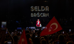 MÜZİĞİN YAŞAYAN EFSANESİ SELDA BAĞCAN İLE MERSİN’DE ‘CUMHURİYET’ COŞKUSU