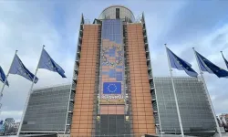 AB Komisyonu 2025 Türkiye Raporu’nu Açıkladı: “Aday Ülke ve Kilit Ortak” Vurgusu, Demokrasi Eleştirisi