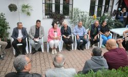 Başkan Vekili Akkan, Yenibaraj Mahallesi'nde Vatandaş ve Esnafla Buluştu