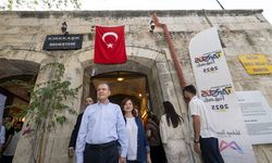 Başkan Seçer ve Meral Seçer, Tarsus Festivali Kapsamında ‘Cumhuriyet’in 2. Yüzyılı’nda Eğitim’ Söyleşisine Katıldı