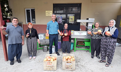 BÜYÜKŞEHİR’DEN ÜRETİCİLERE NAR TANELEME VE SIKMA MAKİNESİ DESTEĞİ