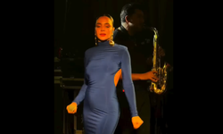 Yeni Neslin Parlayan Yıldızı Aybüke Albere, İzmir’de Hayran Bıraktı