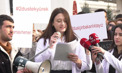 Diş Hekimlerinden Sağlık Bakanlığı Önünde DUS İsyanı