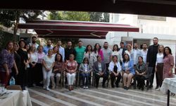 CHP’DE KADINLAR VE GENÇLER EL ELE