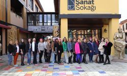 “Cumhuriyet Kadını ve Giysilerle Anılar” büyük ilgi gördü