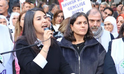 “Alkış Var, Çözüm Yok” diyen Dilan Kunt Ayan: Halkın Ekmek ve Onur Mücadelesini Meclis’e Taşıdık