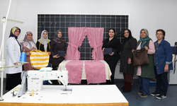 ÖZEL BİREY ANNELERİ BÜYÜKŞEHİR İLE HEM SOSYALLEŞİYOR HEM EL İŞİ ÖĞRENİYOR