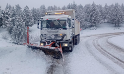 BÜYÜKŞEHİR EKİPLERİ KAR İLE MÜCADELEYE HAZIR