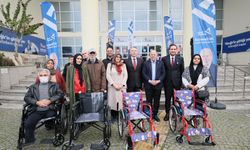 Yüreğir Belediyesi engelli bireylere tekerlekli sandalye dağıttı