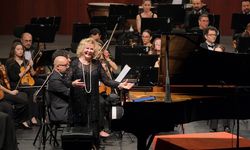 Dünyaca Ünlü Piyanist Gülsin Onay Eskişehir’i Büyüledi