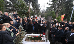Metin Göktepe, öldürülüşünün 30. yılında mezarı başında anıldı: “Özgür basın susmadı, susmayacak”