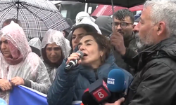 Amed’de Rojava Yürüyüşüne Polis Ablukası: Yağmur Altında Direniş, “Teslim Alınamaz” Sloganları