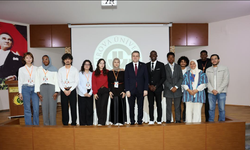 Rektör Prof. Dr. Hamit Emrah Beriş Uluslararası Öğrencilerle Bir Araya Geldi