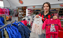 MERSİN BÜYÜKŞEHİR KIYAFET EVLERİ İLE AİLELERİN YÜKÜNÜ HAFİFLETİYOR