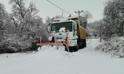 BÜYÜKŞEHİR EKİPLERİ OLUMSUZ HAVA KOŞULLARINA KARŞI ÇALIŞMALARA BAŞLADI