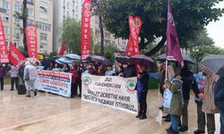 Mersin’de emeklilerden Meclis’teki oturma eylemine destek: “Yoksulluğu kader olarak kabul etmiyoruz”