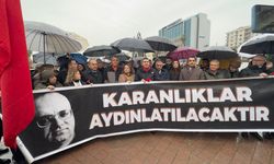 Uğur Mumcu, Katledilişinin 33. Yılında Adana’da Anıldı: “Uğurlar Ölmez, Işığı Sönmez”