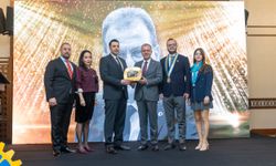 Vahap Seçer, Toros Rotary Meslek Hizmetleri Ödül Töreni’ne katıldı